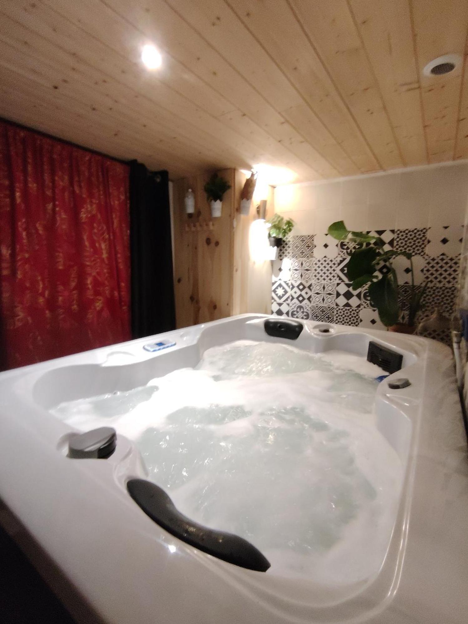Sweet Loft Grenoble-Love Room Avec Jacuzzi & Sauna Εξωτερικό φωτογραφία