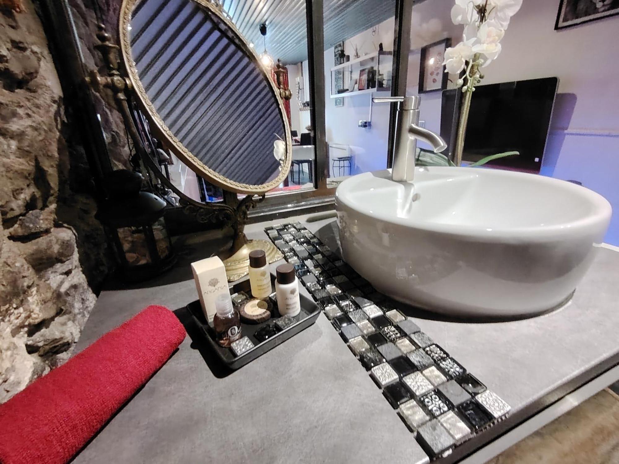 Sweet Loft Grenoble-Love Room Avec Jacuzzi & Sauna Εξωτερικό φωτογραφία